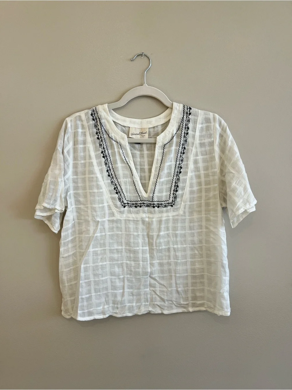 Universal Thread Embroidered Top - Picture 6 of 6